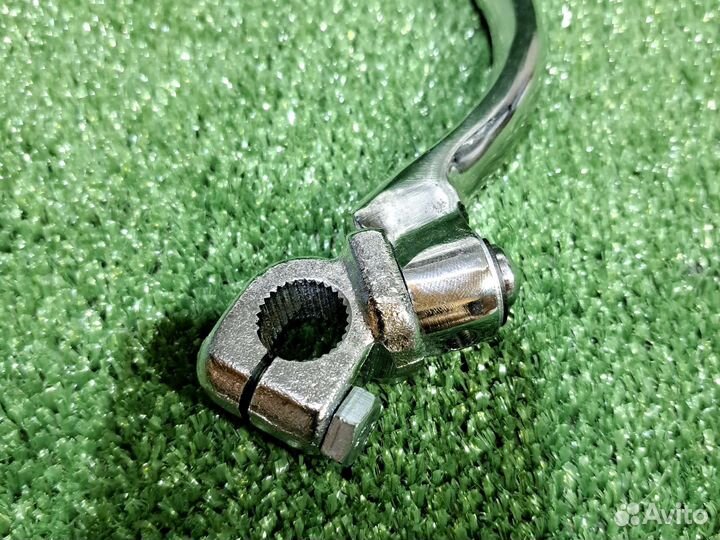 Лапка на мотоцикл