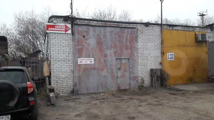 Гараж, > 30 м²