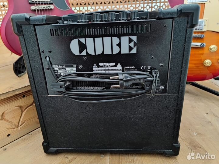 20ват Roland cube 20 XL cosm Комбоусилитель Комбик