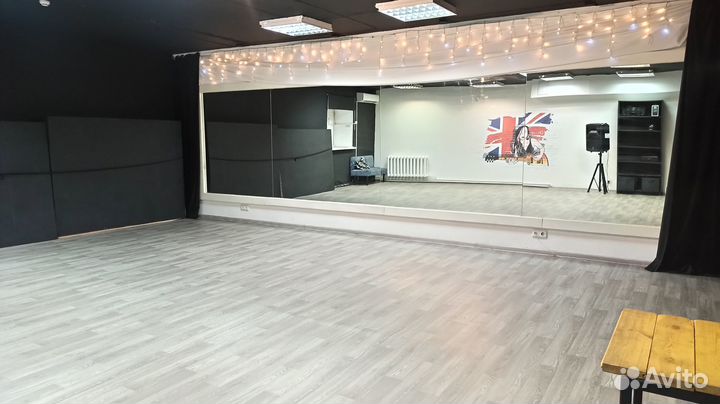 Танцевальный зал в центре города 52 кв.м