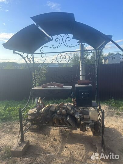 Мангал с крышей