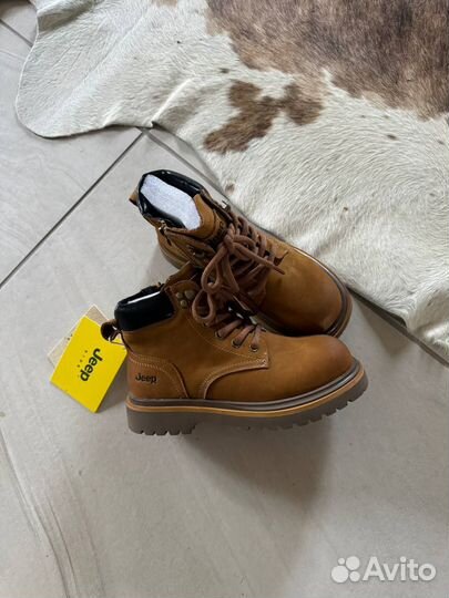 Ботинки осенние нубук Jeep 35 р новые