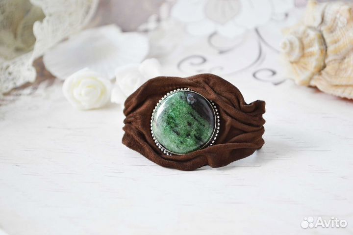 Браслет кожаный ручной работы с цоизитом