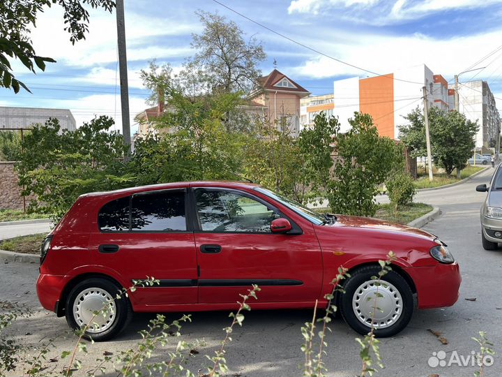 Nissan Almera 1.5 МТ, 2005, 282 000 км