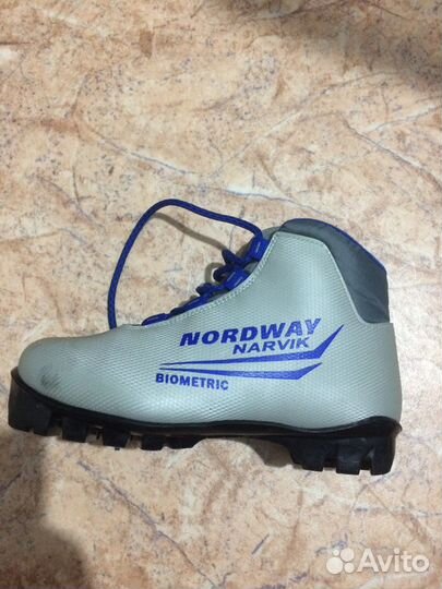 Лыжные ботинки