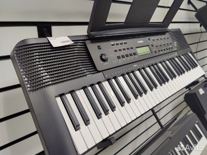 Yamaha PSR-E273 Синтезатор
