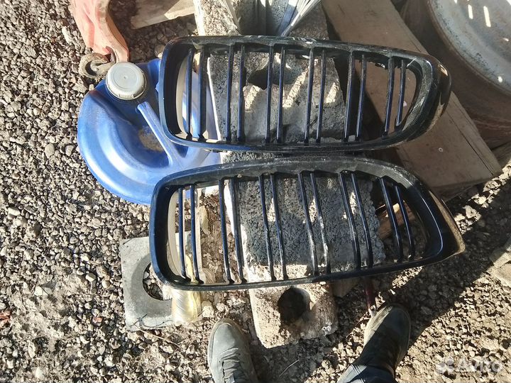 Решетка радиатора BMW 3