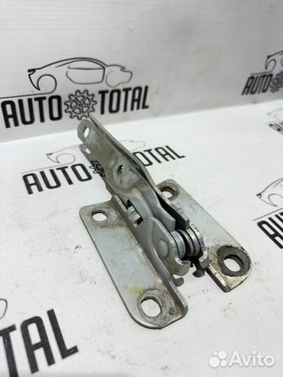 Петля капота Renault Logan K7J710 2008