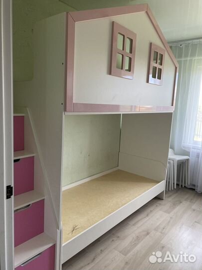 Кровать домик двухьярусная