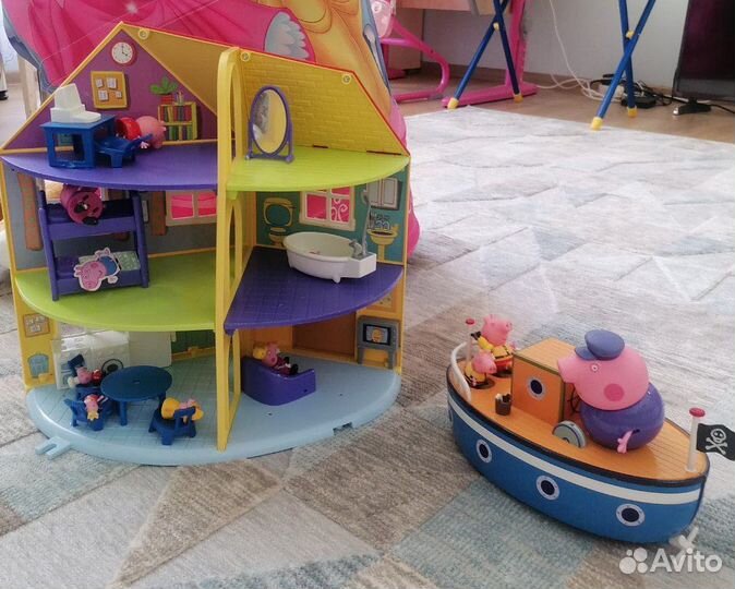 Дом Свинки Пеппы и кораблик