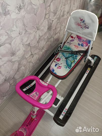 Детский снегокат со спинкой