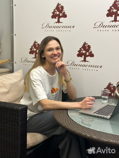 Управляющая салоном красоты