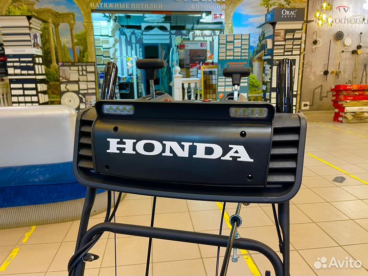 Снегоуборщик Honda HS110 GX390/15HP