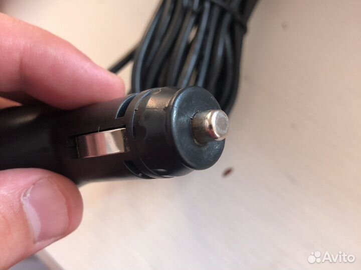 Зарядник на видеорегистратор