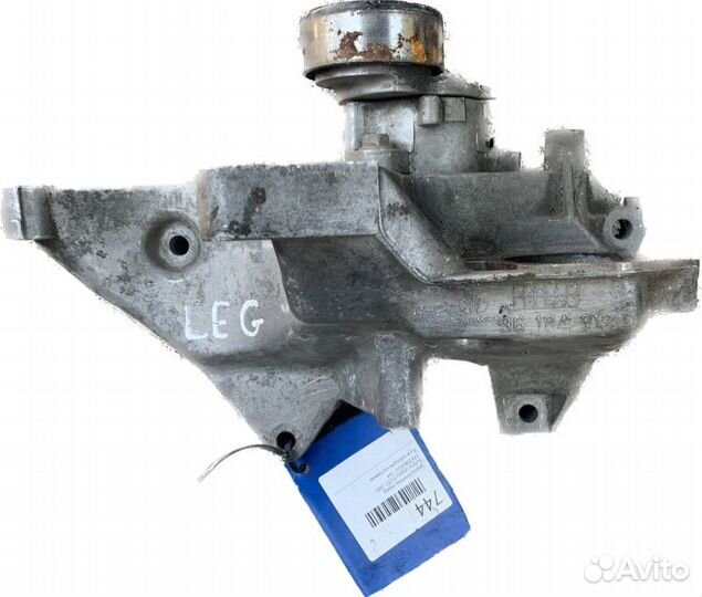 Кронштейн передний Daewoo Leganza