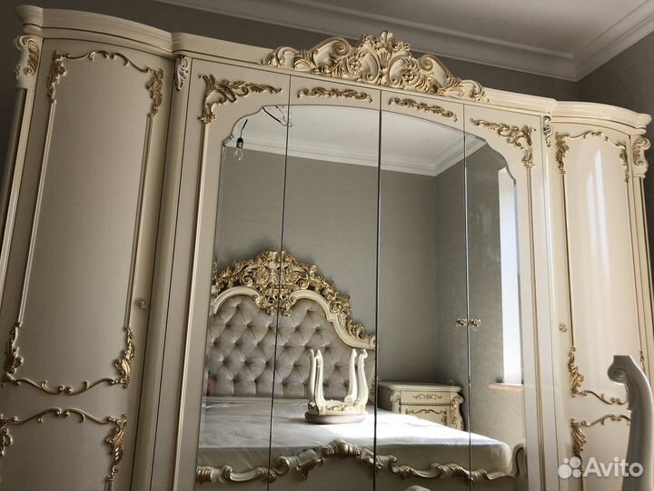 Спальный гарнитур