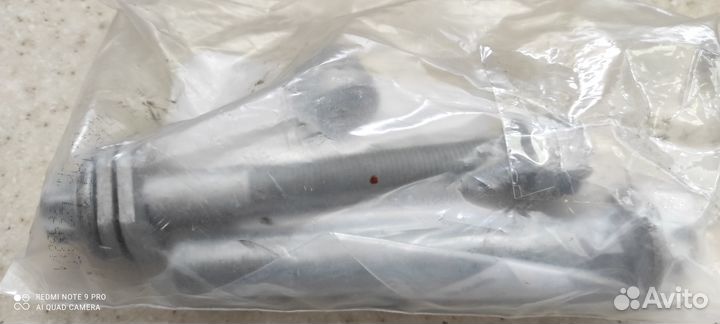 Болт для сход развала на Мерседес