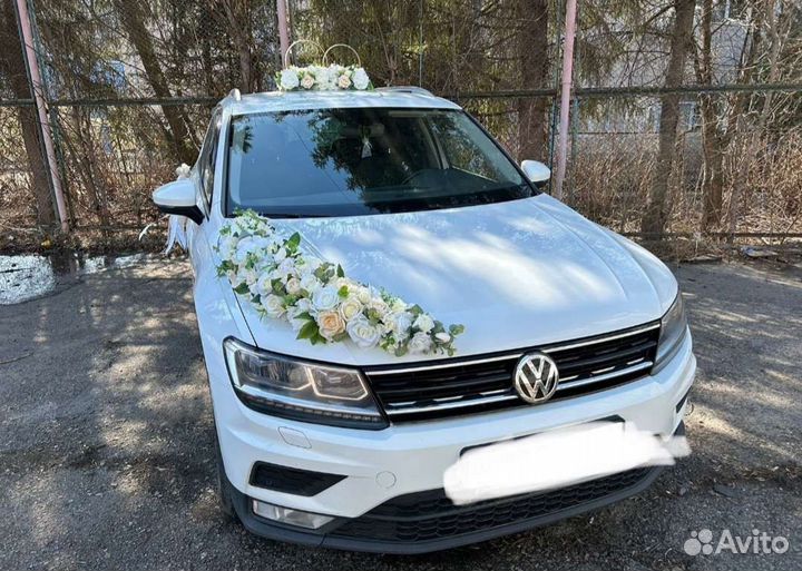 Свадебное украшение на машину цветы на капот