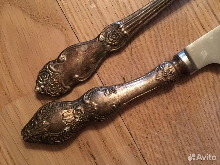 Старинные вилка и нож