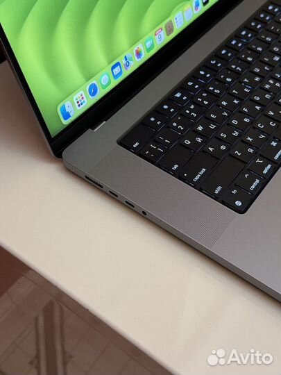 Like NEW, RU, MacBook Pro 16 M1 Pro