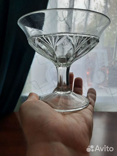 Вазочка фруктовница креманка на ножке старинная