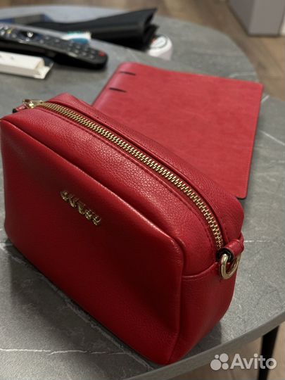 Сумка через плечо guess