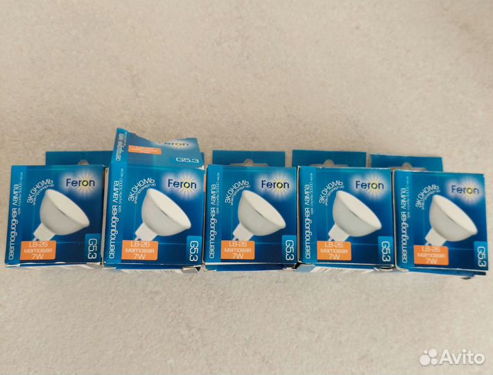 Светодиодные и галогеновые лампочки