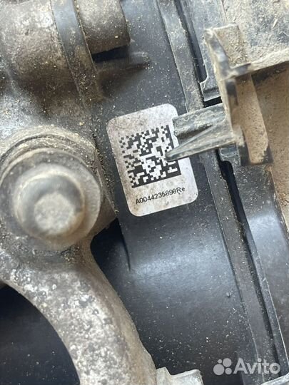 Суппорт задний левый правый mercedes w213