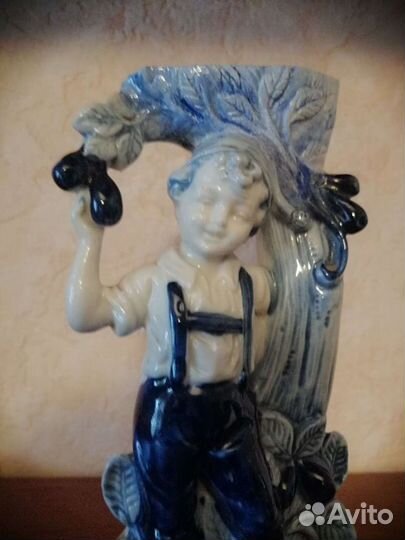 Фарфоровая статуэтка. Германия