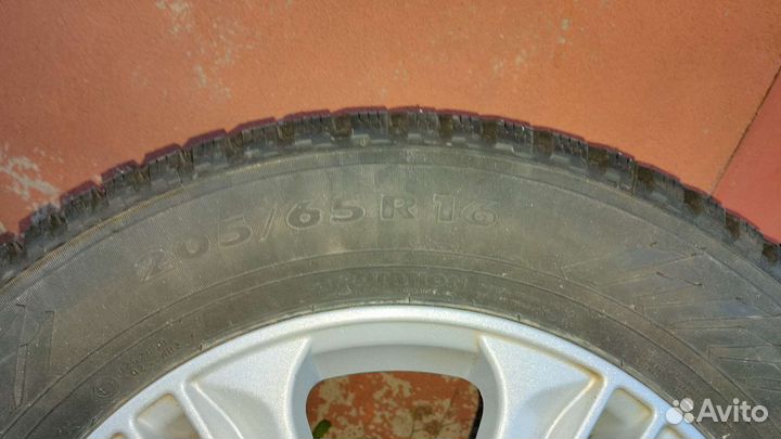 Новые колеса в сборе на hyundai creta r16 зима шип
