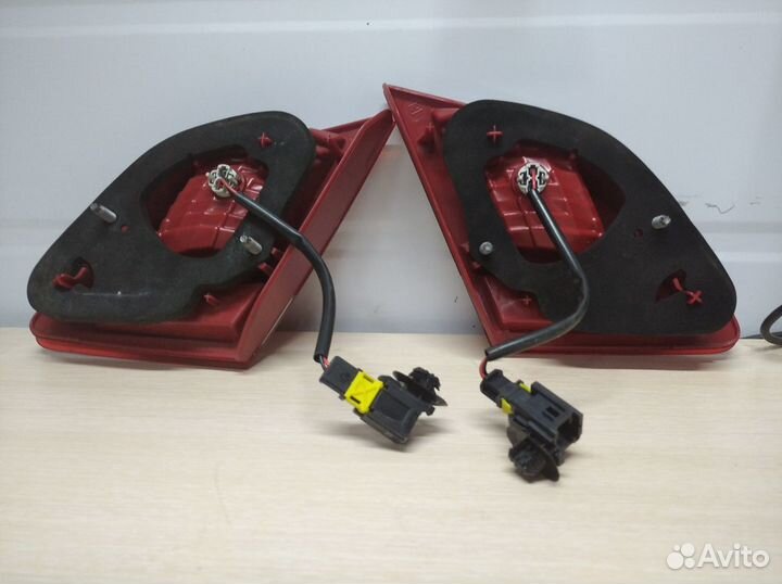 Фонарь в крышку багажника Peugeot 408