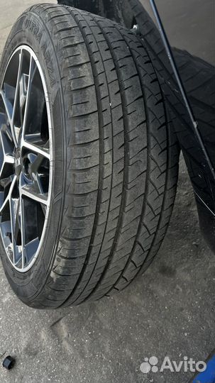 Arivo Ultra ARZ4 235/45 R18