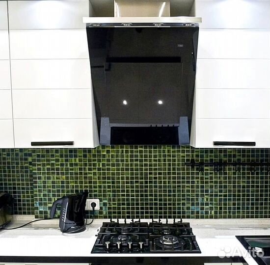 Кухонный гарнитур в современном стиле на заказ