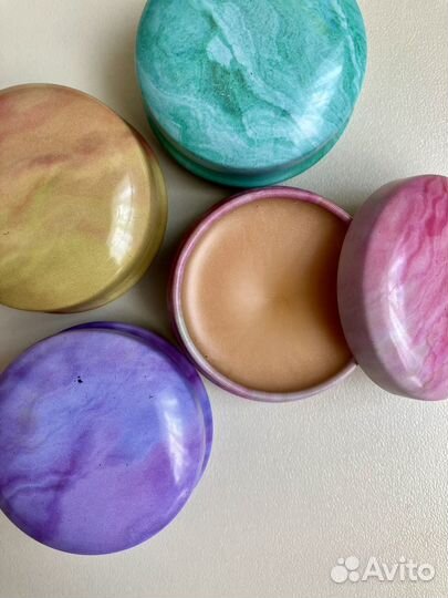 Бальзам для губ в баночке