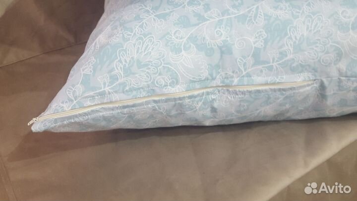 Подушка 70 на 70 новая