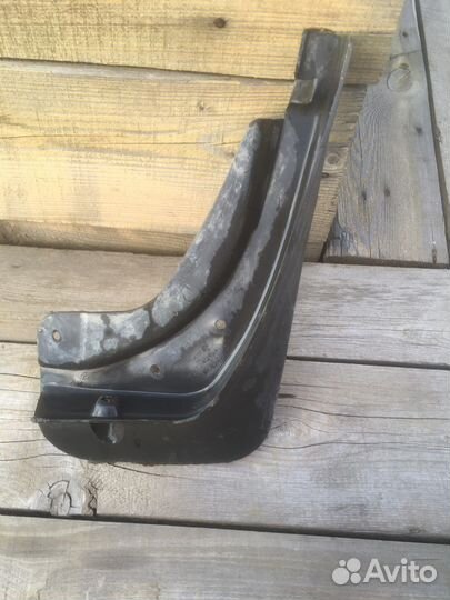 Брызговик,правый передний Форд Куга1