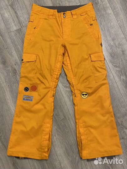 Горнолыжый костюм:куртка,штаны,перчатки,балаклава