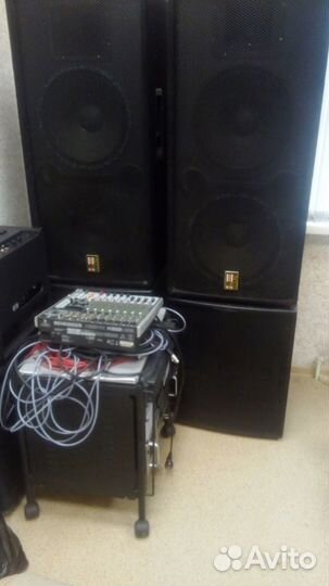 Акустическая система с микшером и усилителем