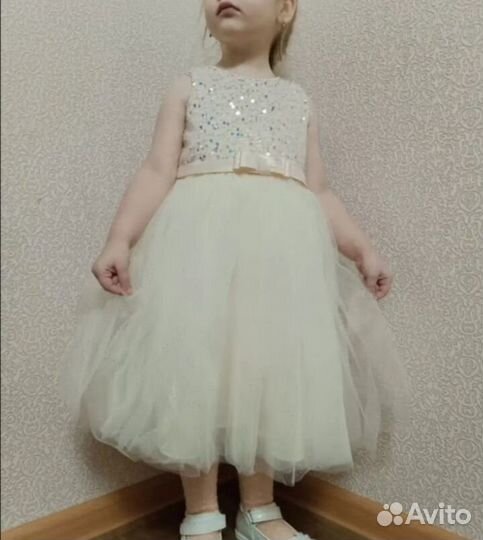 Нарядное платье для девочки