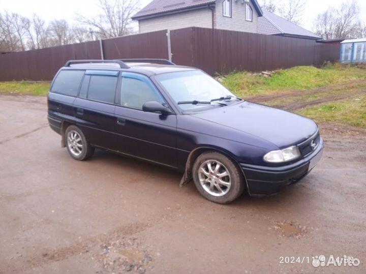 Opel Astra 1.4 МТ, 1996, 295 121 км