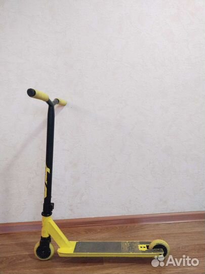 Трюковой самокат xaos