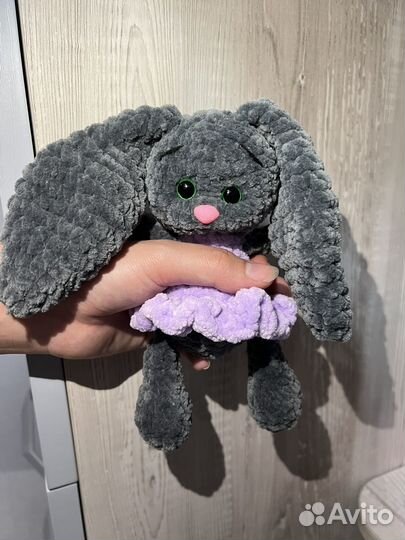 Игрушка вязаный заец