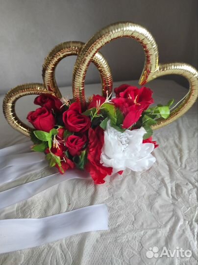 Свадебное украшение на автомобиль