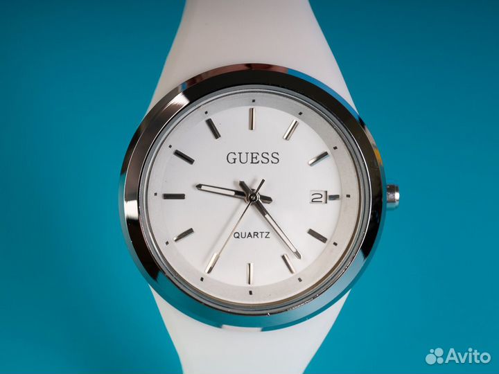 Женские часы Guess