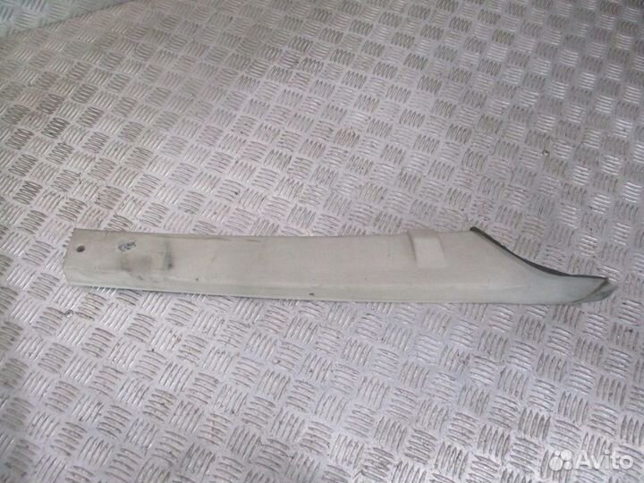 Накладка стойки Iveco 5801524831