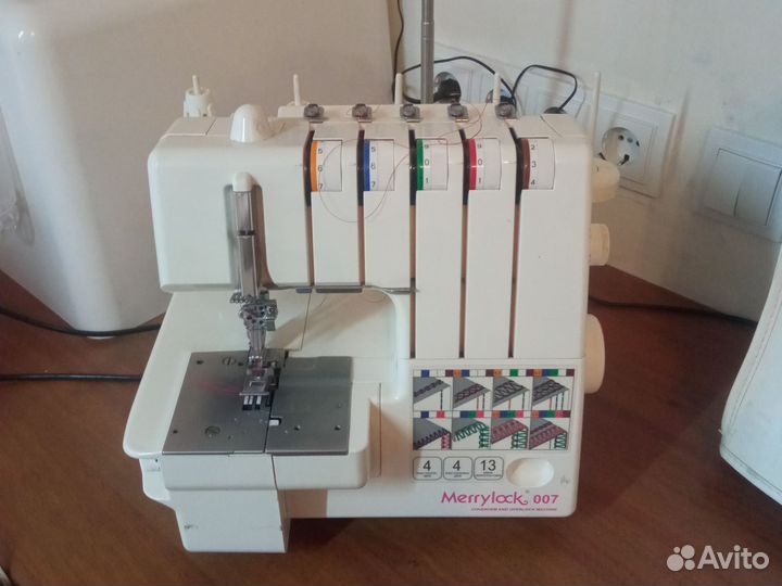 Коверлок оверлок 5-ниточный Merrylock 007