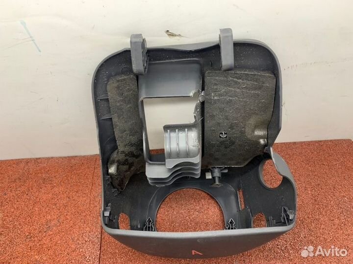 Кожух рулевой колонки Renault Logan 2 L8 K7M812