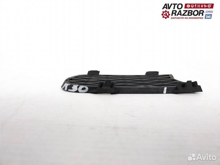 Решетка в бампер левая VW Touareg 2002-2010