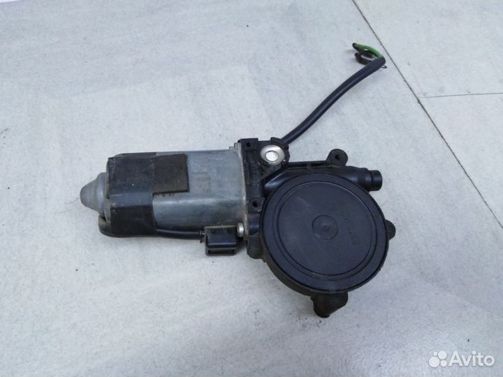 Моторчик переднего правого стеклоподъемника