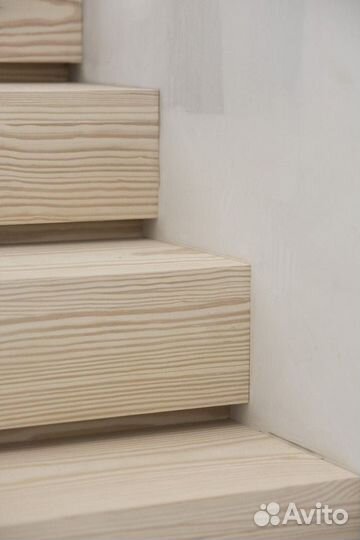 Деревянные ступени для лестницы